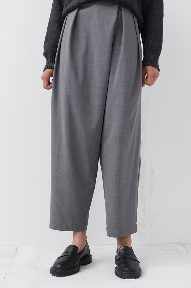 Штани об'ємні із складками сірий (БР 84)